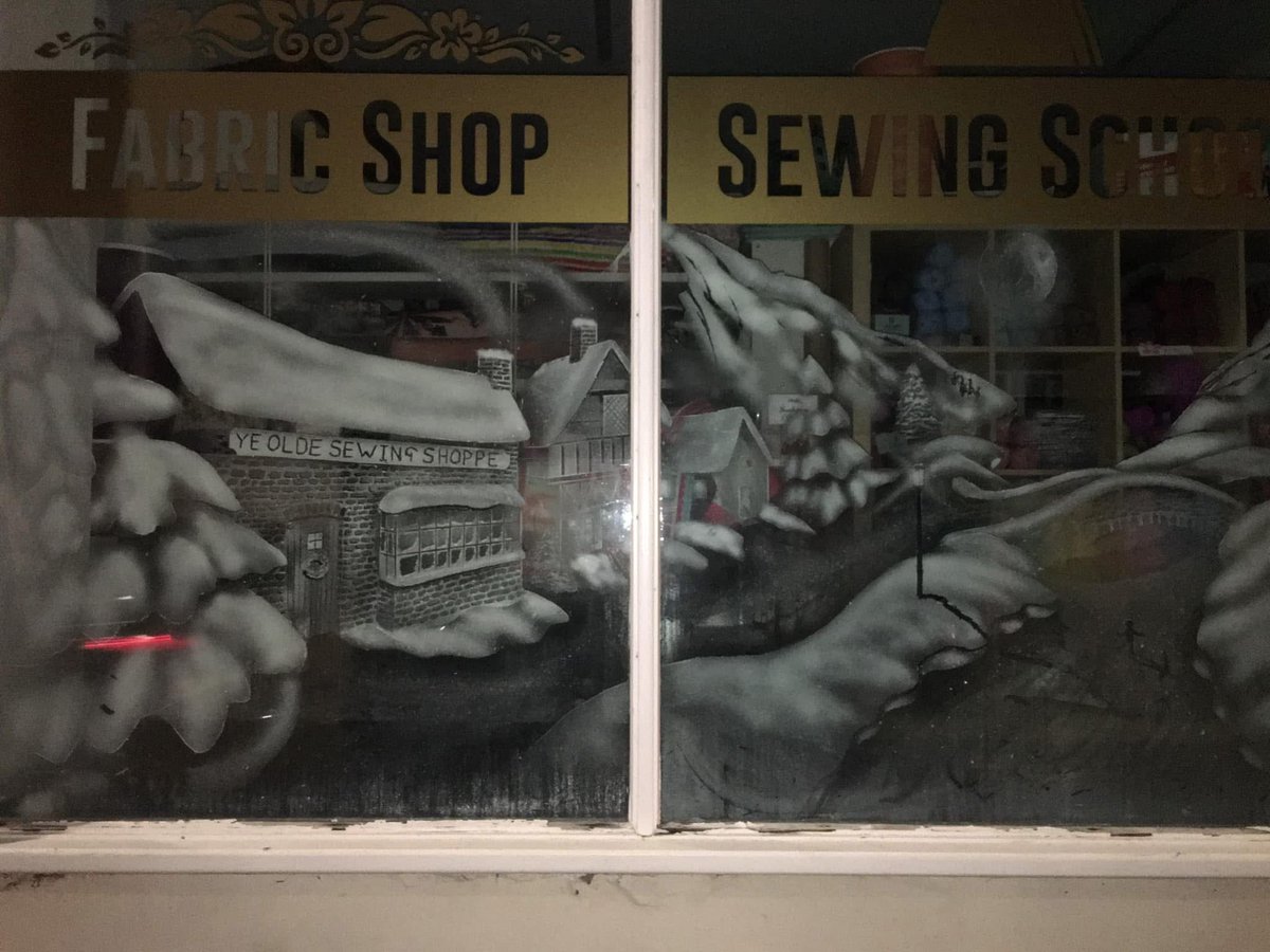 Memory from 2 years ago on ye olde sewing shoppe..

Soggiest window ever with condensation, but it’s a fond memory ☺️❄️