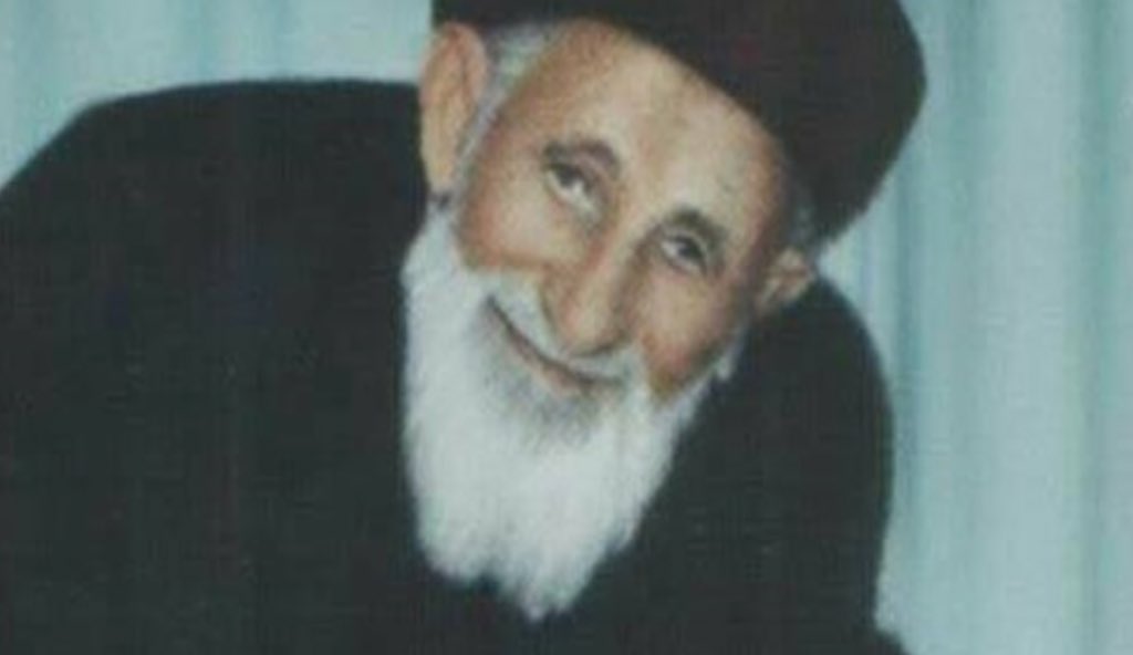 banalreis's tweet image. Ilgazlı Hacı Hafız Ahmet Abduş Efendi (Ilgazlı Hacı Baba)

1890 yılında Çankırı&apos;nın Ilgaz ilçesine bağlı Aşağıdere (Cendere) köyünde doğduğunu.. 

Henüz 7 yaşındayken hafızlığını tamamladığını..

Babasını küçük yaşta kaybedince, annesi onu İstanbul&apos;a Fatih Medresesi&apos;ne…