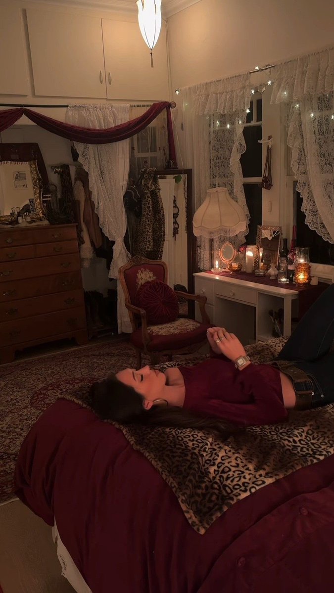 brinksbueckets's tweet image. How does pin see you ꕤ

⋆˚࿔ bedroom
⋆˚࿔ city 
⋆˚࿔ outfit 
⋆˚࿔ quote