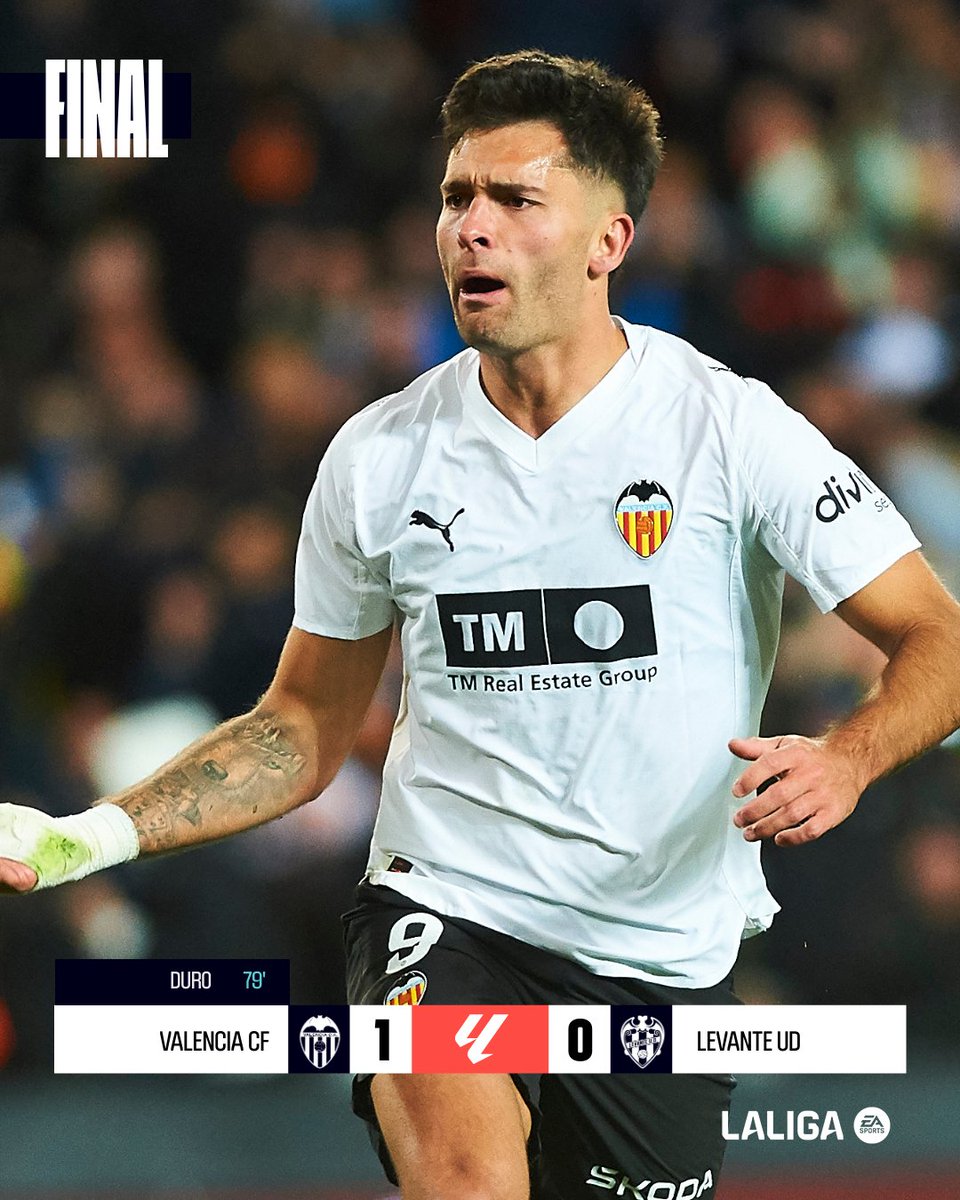 elsevillistacom's tweet image. ⚽ Un golazo de Hugo Duro da el triunfo al Valencia ante el Levante, lo que les aleja del descenso.

#️⃣ #SevillaFC #LALIGAEASPORTS #ValenciaLevanteUD