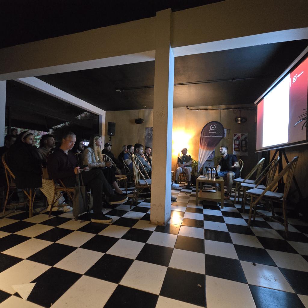 VeroCEG's tweet image. Workshops in an intimate setting about streaming, AI agents, and storage hosted by @SolarPunk_buzz and @EFDevcon #decentralizarion #devcon #ClubLucero #Palermo