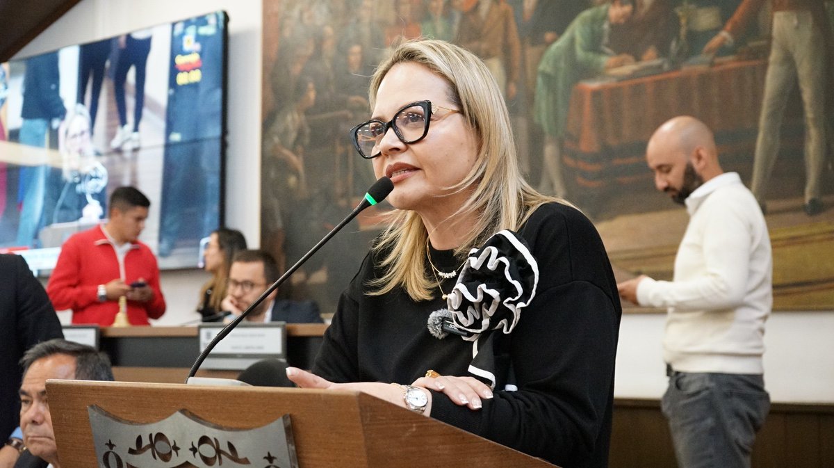 Comunicado 📢 Aumento del 300% en los secuestros en Bogotá: niñas y niños están siendo víctimas🗞️
H.C. Rocío Dussán 

<a href="/RocioDussanPer/">Concejal Rocío Dussán Pérez</a> 

#TuCiudadTuConcejo

Más información 👉 concejodebogota.gov.co/aumento-del-30…