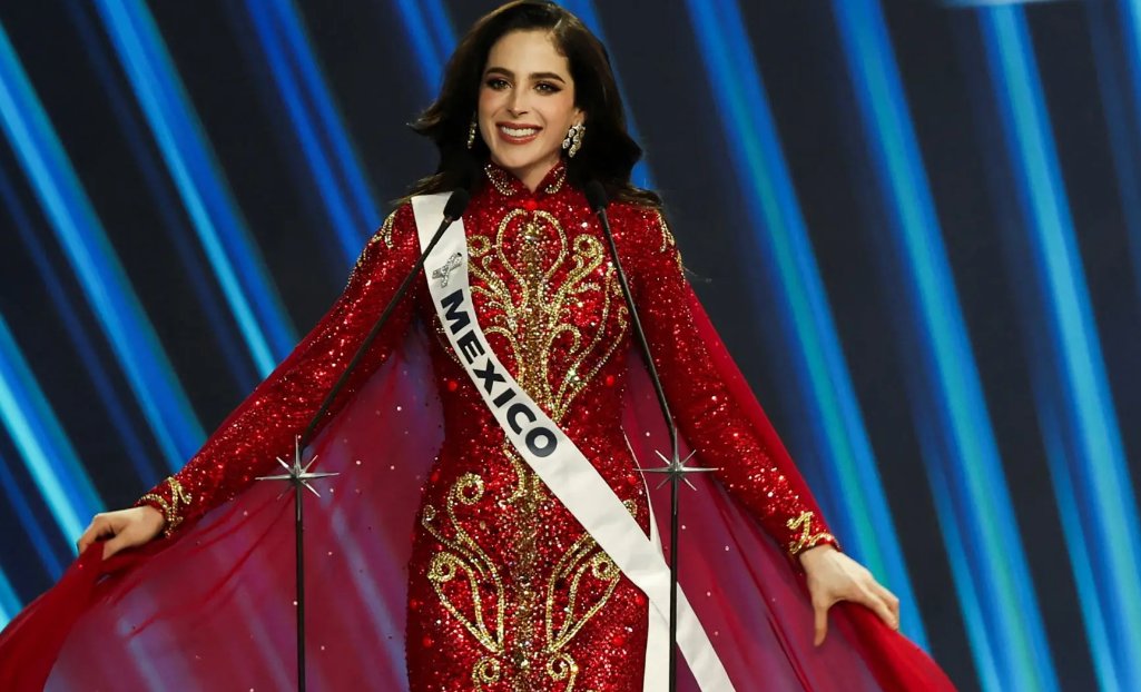 anonopshispano's tweet image. **LA CORONA MÁS CUESTIONADA DEL MUNDO 👑🔥💸

¿FRAUDE, PODER Y NEGOCIOS DETRÁS DE MISS UNIVERSO 2025?**

El triunfo de Fátima Bosch como Miss Universo 2025 sigue envuelto en un torbellino de sospechas, contradicciones y vínculos que van mucho más allá del escenario de Bangkok.…