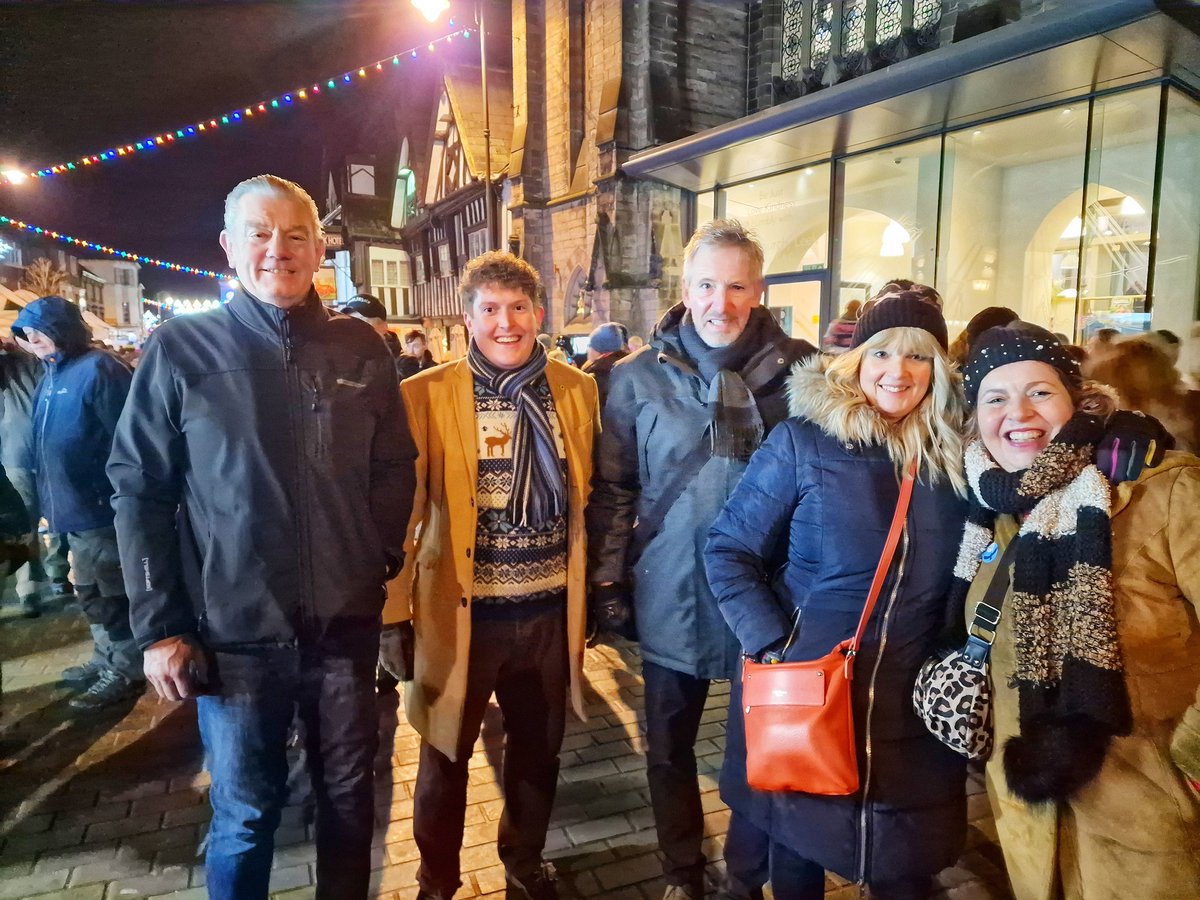 JoePorterUK's tweet image. A fabulous night at a packed Leek Christmas Lights Switch On! Wonderful to see so many people there, especially on Derby Street and in Leek Butter and Trestle Market. Well done to everyone involved in organising it all! 🎄🎅🎁🦌🌟✨️ #SupportLocal