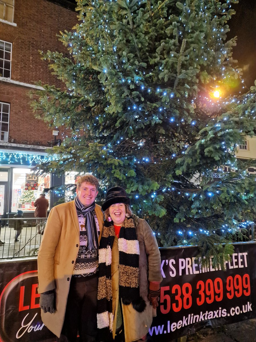 JoePorterUK's tweet image. A fabulous night at a packed Leek Christmas Lights Switch On! Wonderful to see so many people there, especially on Derby Street and in Leek Butter and Trestle Market. Well done to everyone involved in organising it all! 🎄🎅🎁🦌🌟✨️ #SupportLocal