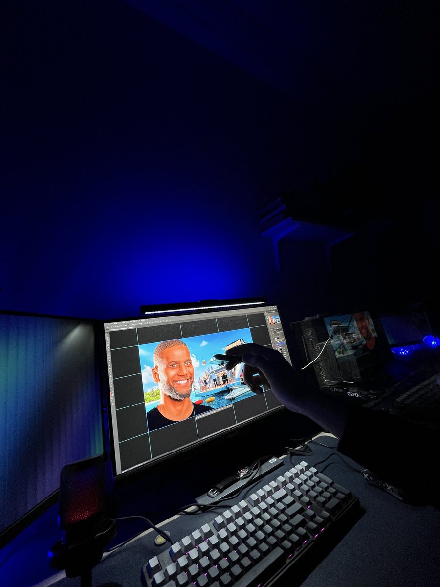 HoussamDesigner's tweet image. The work doesn’t stop!