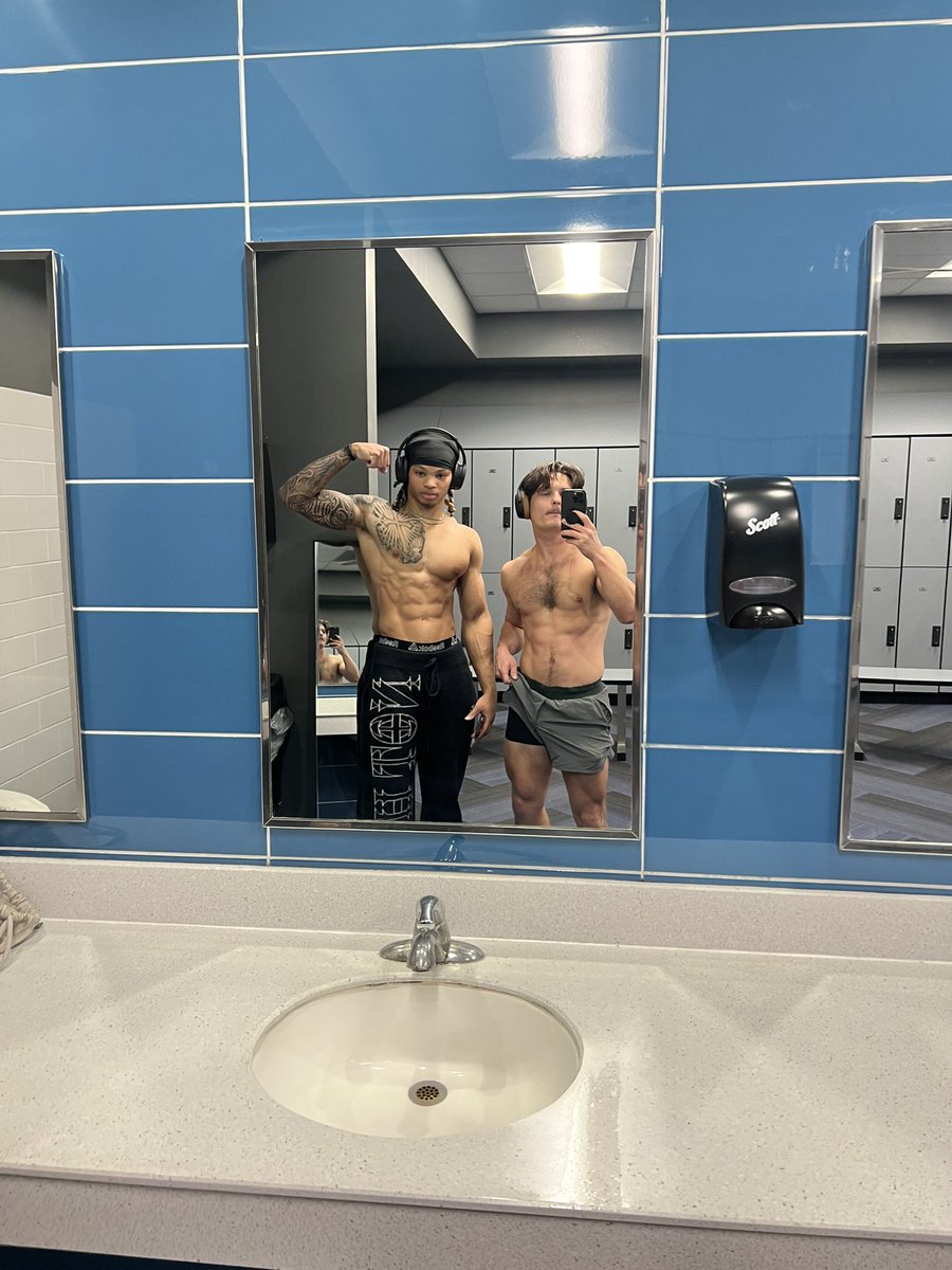 Bro had his shirt off in the lockerroom..

I took my shirt off and told him to pose