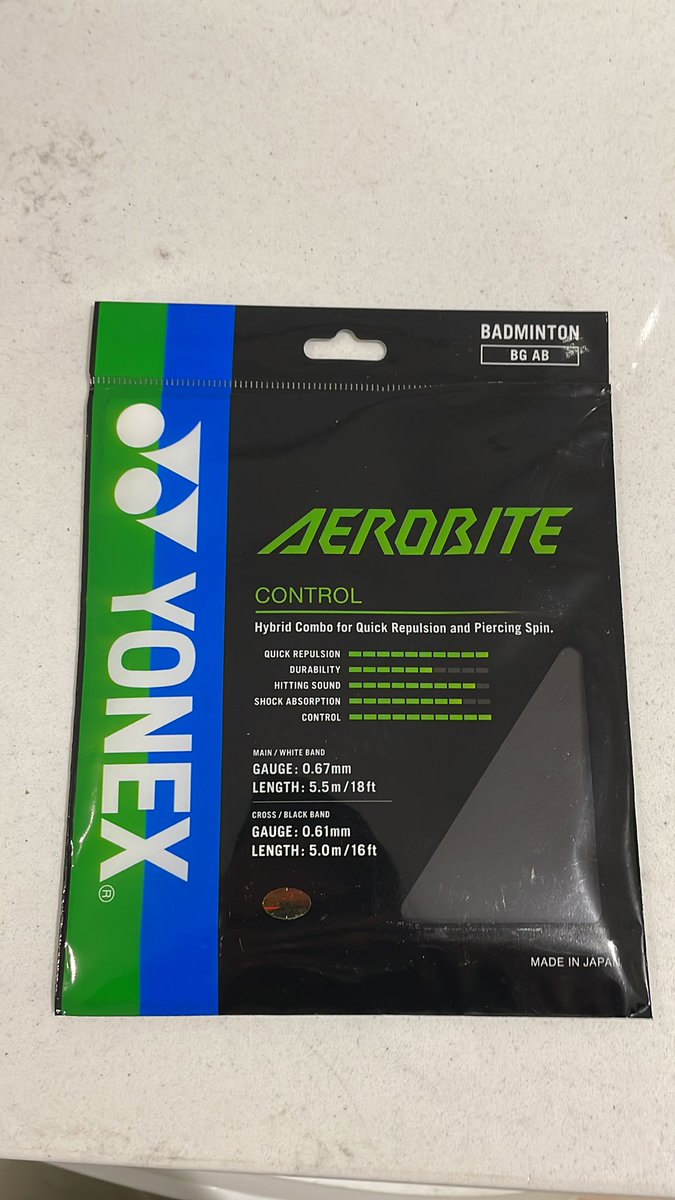 advancesquash's tweet photo. @yonex_badminton @yonexbadmtn_uk #Aerobite please can you give me a definitive answer on which strings are mains and which strings are crosses? Package says Main/White Band (0.67mm) &amp; Cross/Blackband (0.61mm). If you measure the strings - coloured are 0.67mm and white are 0.61mm. https://t.co/RZGKHtbmlO
