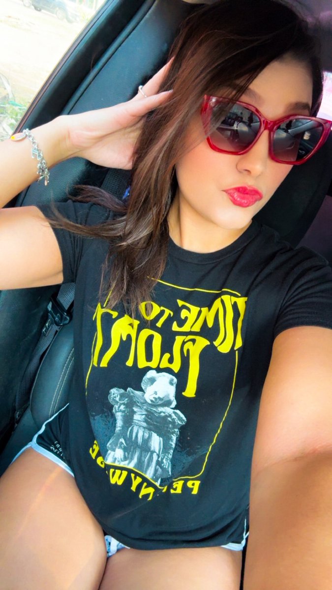 Time to let the shenanigans shenan 🤪 #tgif #selfie #fridayfun