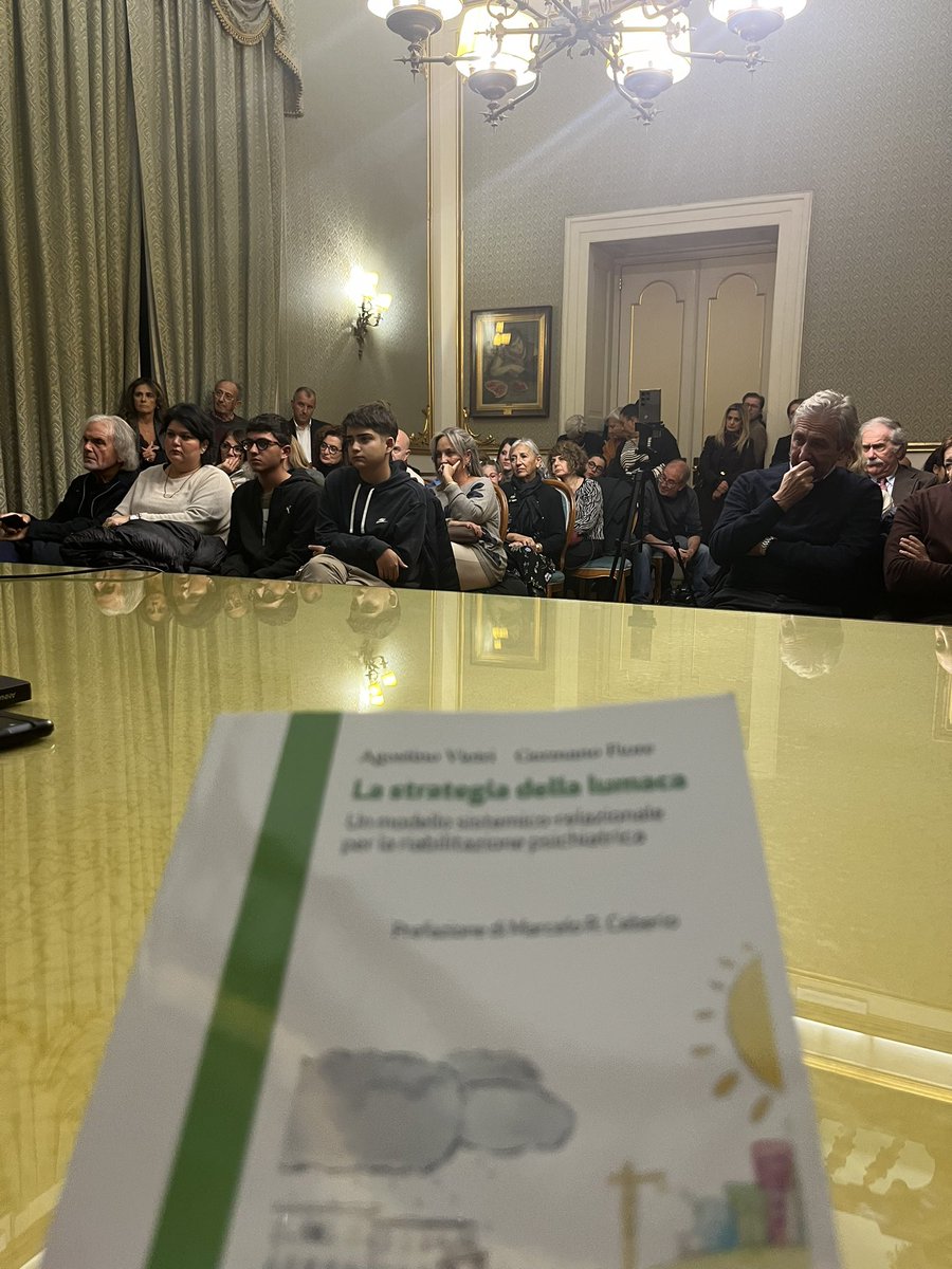 sunballo's tweet photo. BUONA LA PRIMA
La strategia della lumaca

1 sala gremita
2 autori
4 amici sul palco con te 
1000 pensieri
numero imprecisato di emozioni. 

Grato. 

#salerno #uosm7 #salutementale #psichiatria #psicoterapia #riabilitazione https://t.co/I1tSNWRxhv