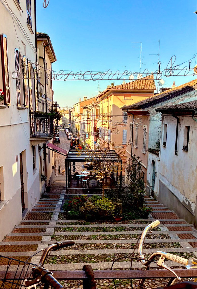 luca87m's tweet image. Out in the Italian streets with my Jade Green.
Cashback singing, style shining. 🇮🇹💚
#CRO #Cronos #JadeGreen #Crofam  #Cryptocom  #Cryptoirl