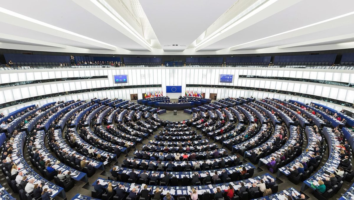 KeyworkerMan's tweet image. All this fuss about Nathan Gill - it&apos;s ancient history - there hasn&apos;t even been any British MEPs for the last 5 years 🧐
What a rotten thing the European Parliament is - it&apos;s like summert off a Star Wars movie - thank God we are not part of the ludicrous rotten EU anymore 👍
