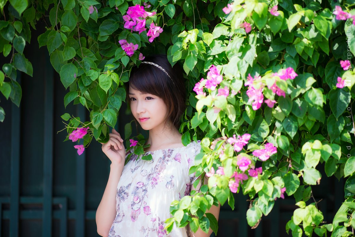 Chetnarulzzz's tweet image. The new space race: The profound significance of exploring [Mars/the Moon] for humanity&apos;&apos;s future and scientific progress. #SpaceExploration #FutureOfHumanity