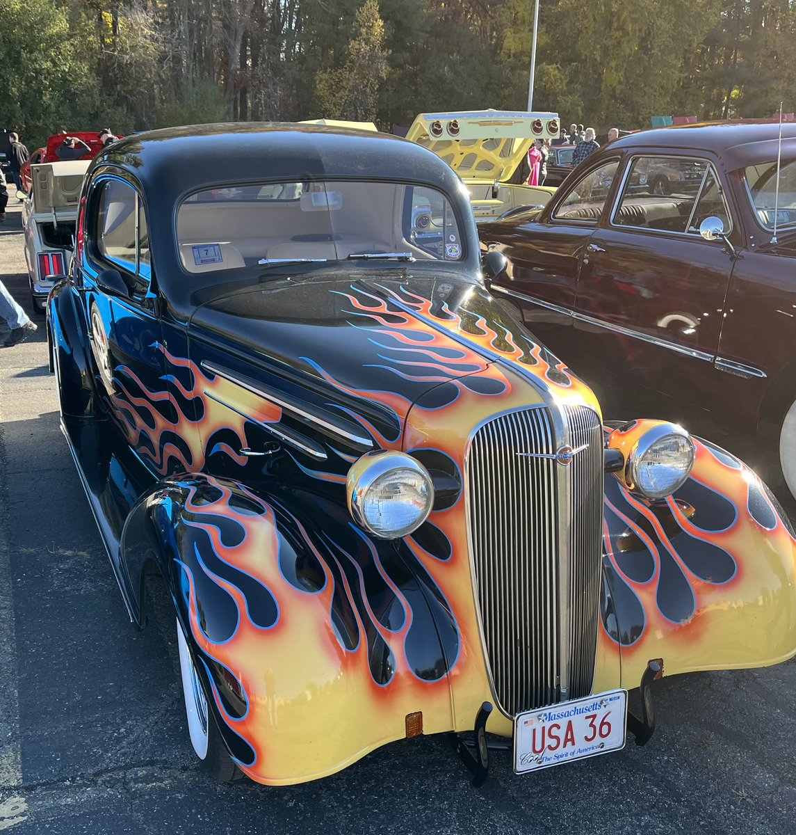 Anne04260426's tweet image. Here’s to #FrontendFriday 😉

Beautiful 1936 Chevrolet 🔥❤️