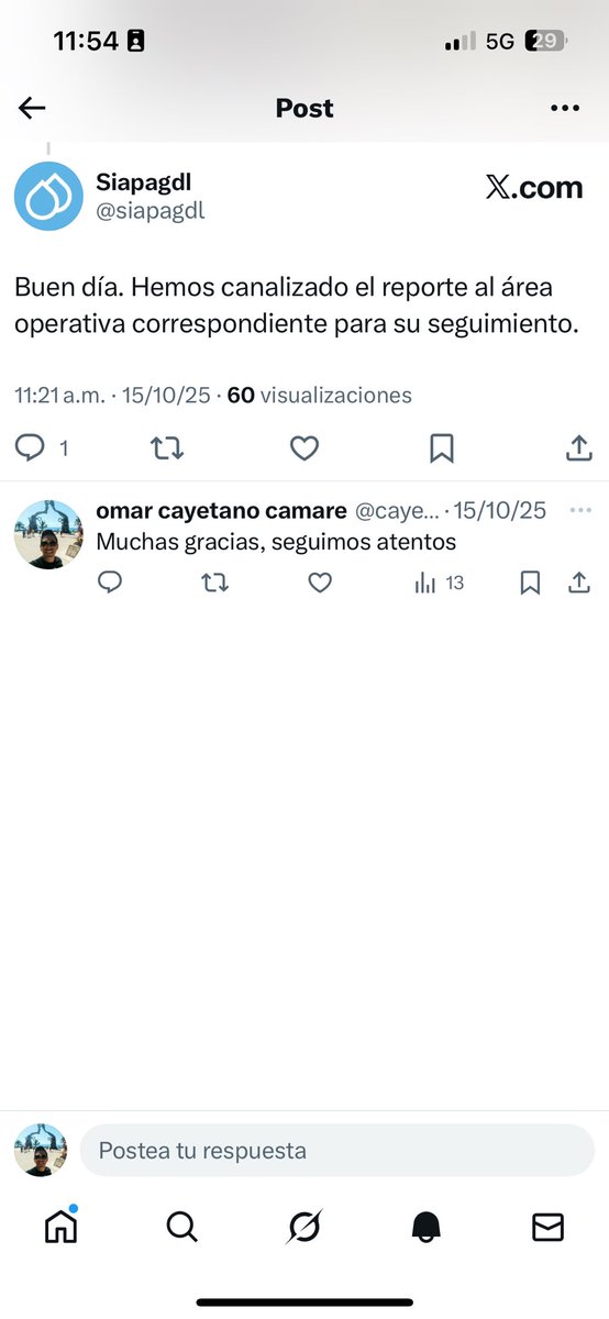 caye2000's tweet photo. @siapagdl @GuadalajaraGob @Trafico_ZMG @trafico889 @PabloLemusN @VeroDelgadilloG @Metropoli1150 Calle Pedro Gómez Maraver a la altura del 967, alcalde Barranquitas en Gdl, ya tenía otro reporte del 15 de octubre, adjunto foto del mismo, espero su pronta  respuesta y reparación de la fuga, es agua limpia la que está corriendo y ya simbra la zona https://t.co/Qa3kO1WCne