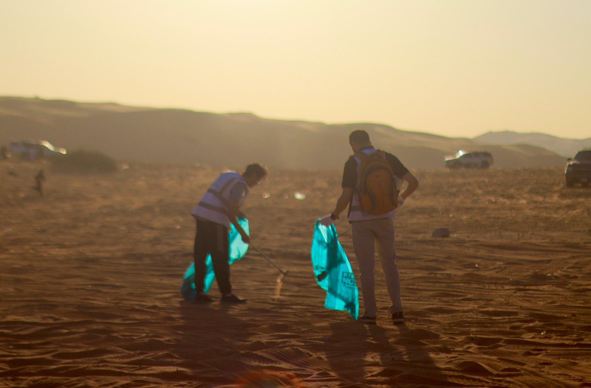 saadsa1's tweet image. شكرًا لكل المتطوعين والمنظمين في مبادرة الأصحاح البيئي بالخرارة
بجهودكم كان اليوم جميلًا وأثره كبيرًا على المكان 🌿🤍 
#ليست_نفاياتي_لكنه_وطني
@wasm_env 
@mun_Muz 
@mzh100puls
@tnamahmoz