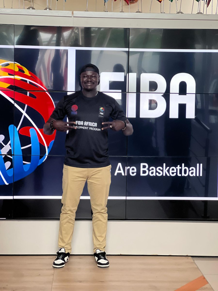 dreamsIsReal_Td's tweet photo. 𝗗𝗖𝗧 𝗙𝗢𝗥𝗠𝗔𝗧𝗜𝗢𝗡 
Petit coucou depuis 🇨🇮 où notre Directeur Technique participe à la formation FIBA Afrique – Niveau 2 🎓🏀  
Ambiance studieuse, terrain, basket, partage… et toujours le sourire 😎  
Bonne vibes et bonne formation Coach😊 !  
#DreamIsReal #Basketball https://t.co/Oqkxx59fL0