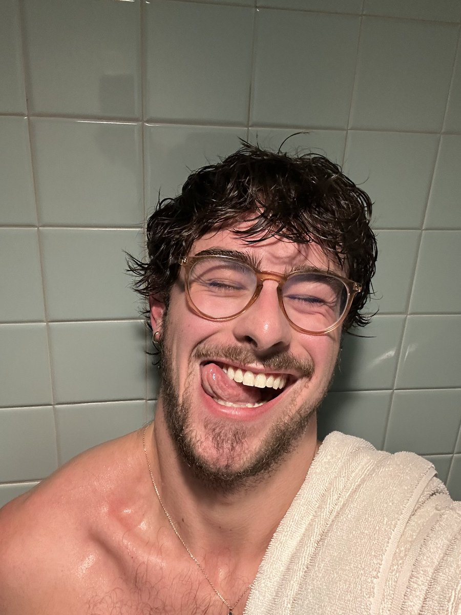 dvdexxx's tweet image. My hair, post steam room/sauna, is no joke