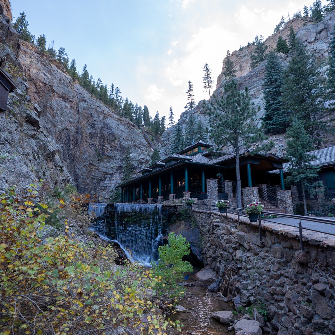 seven_falls's tweet photo. Restaurant 1858 offers hearty cuisine from Berkshire pork chops to fire roasted tomato tortilla soup, making it perfect for a fall night. Finish with peach blueberry cobbler or s’mores cake before taking in the beauty of the falls at night! 👉 https://t.co/NILFqmhKp7​

#Colorado https://t.co/NicXJoChYZ