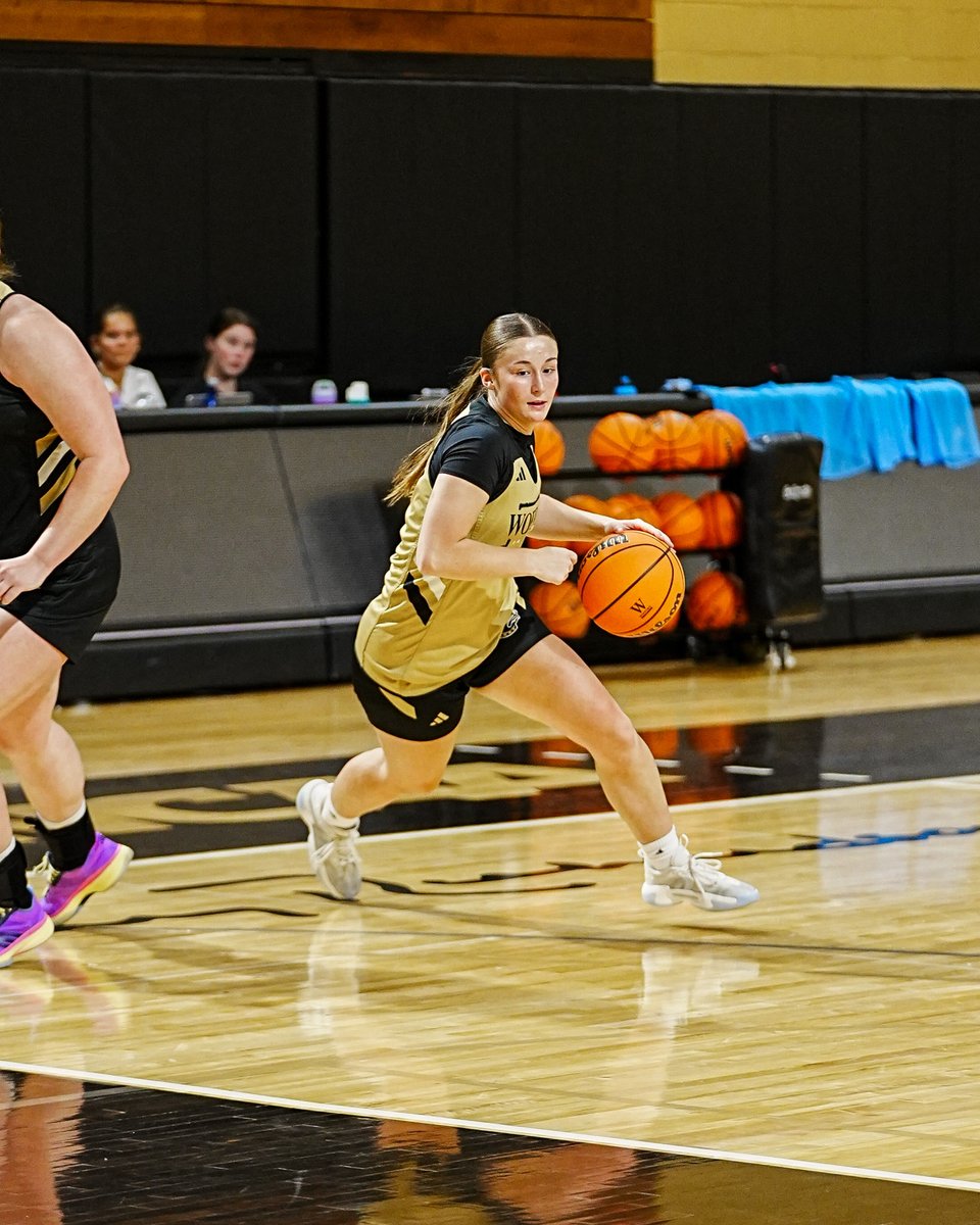 Wofford_WBB's tweet image. Reps on reps. 

#ConquerandPrevail #ForTheW