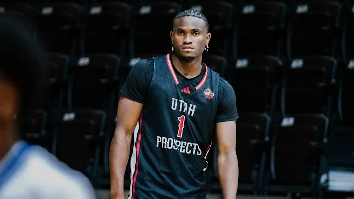 ChrisYBaldwin's tweet image. Four star point guard Ikenna Alozie just committed to the Kelvin Sampson&apos;s University of Houston program. Just two days after Arafan Diané, the No. 1 center in the 2026 class, committed to the Cougars. Sampson and his staff are putting together one of the very top classes in the…