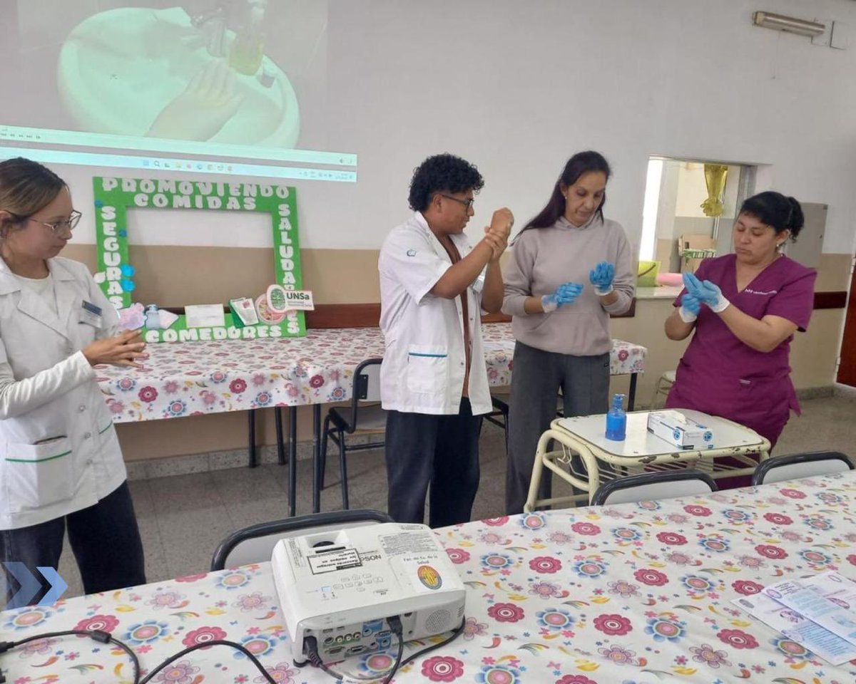 🥗 El Plan Provincial de Nutrición y Educación Alimentaria continúa capacitando en Manipulación e Higiene de los Alimentos

📌 El objetivo es asegurar una alimentación segura y saludable basada en la Inocuidad Alimentaria.  
<a href="/MEducacionSalta/">Ministerio de Educación de Salta</a> <a href="/CristinaFioreV/">CristinaFioreV</a> <a href="/AleWilliamsB/">Ale Williams Becker</a>