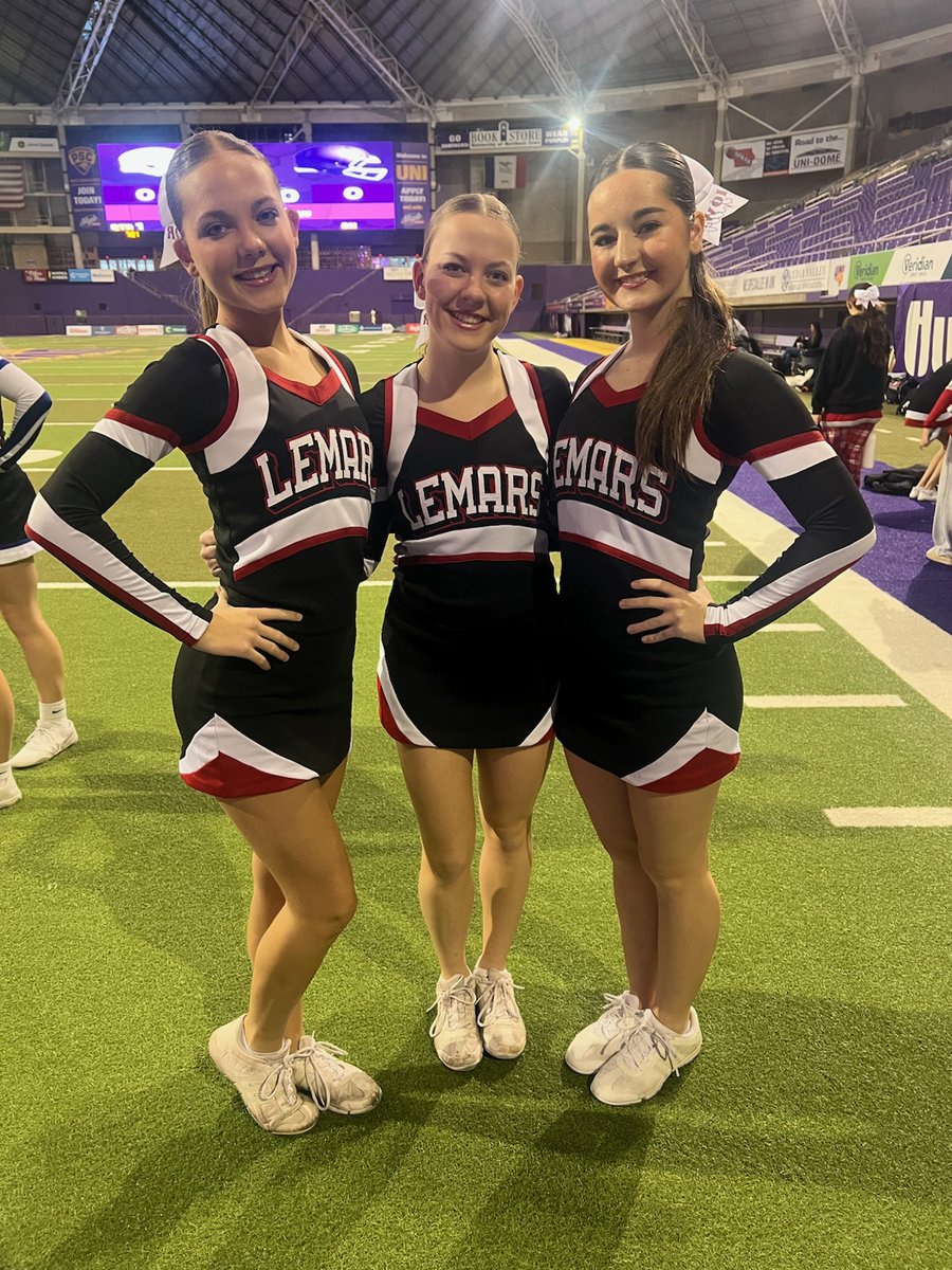 Good luck to Le Mars cheerleaders Kyndal, Tessa, and Delaney at Honor Cheer today! They performed at the halftime of the 10:00am game and will be back on the field to perform during the halftime of the 1:00pm game! 📣 

Catch their next performance on @iowapbs!