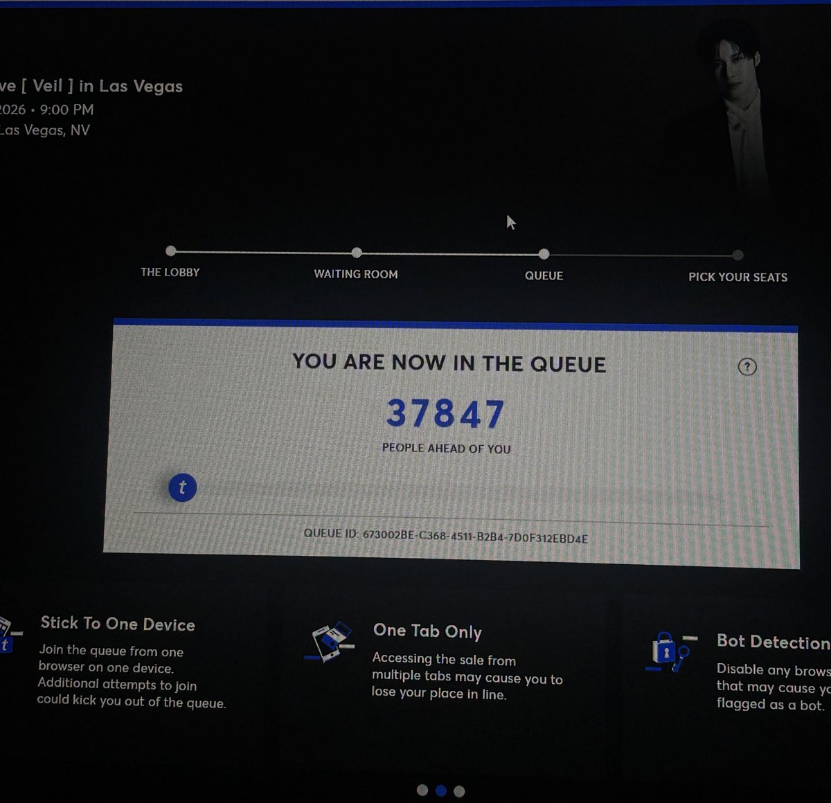 718core's tweet image. THE QUEUE FOR TAEMIN IN VEGAS BYE