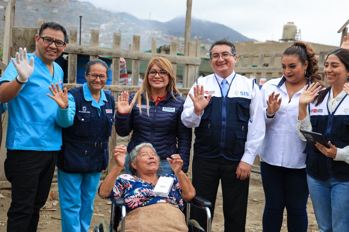 SISPeruOficial's tweet image. #NotaInformativa 📰 | Siguiendo los lineamientos del ministro de Salud, Dr. Luis Quiroz Avilés, el Seguro Integral de Salud continúa acercándose a sus asegurados para garantizar el acceso oportuno a las atenciones en salud financiadas por el SIS.

✅ Esta mañana visitamos a la…