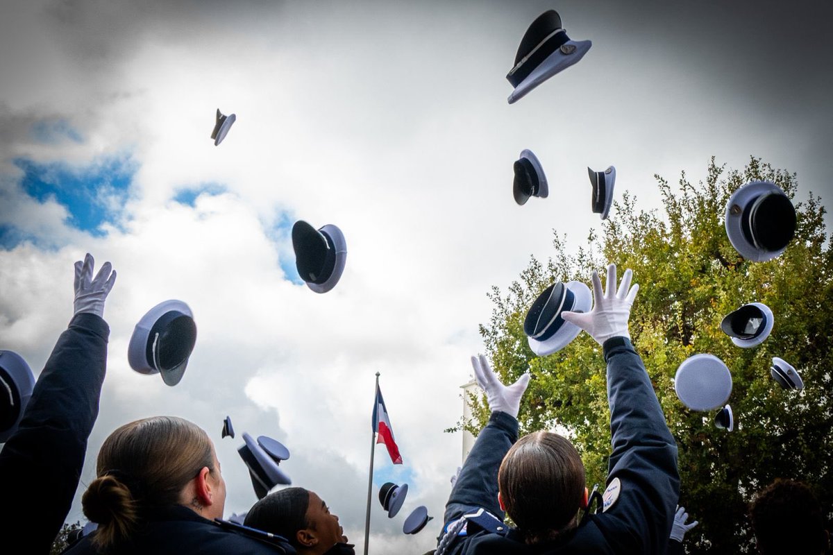NunezLaurent's tweet image. Heureux d’avoir, à #Toulouse, assisté à la sortie de la 276e promotion de gardiens de la paix, qui a choisi de porter haut le nom de Franck Brinsolaro et Ahmed Merabet, morts en service, tués par des terroristes islamistes en 2015. 
C’est un hommage fort autant qu’un rappel de…