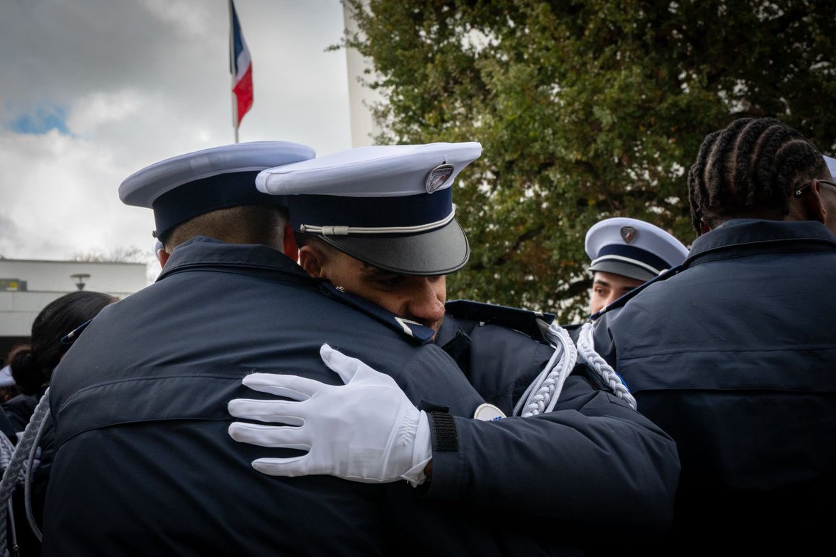 NunezLaurent's tweet image. Heureux d’avoir, à #Toulouse, assisté à la sortie de la 276e promotion de gardiens de la paix, qui a choisi de porter haut le nom de Franck Brinsolaro et Ahmed Merabet, morts en service, tués par des terroristes islamistes en 2015. 
C’est un hommage fort autant qu’un rappel de…