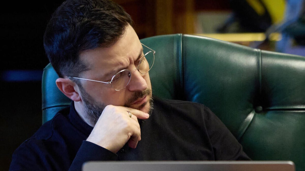 RFI's tweet image. Volodymyr Zelensky repousse le plan américain sur la guerre avec la Russie
➡️ go.rfi.fr/3Us