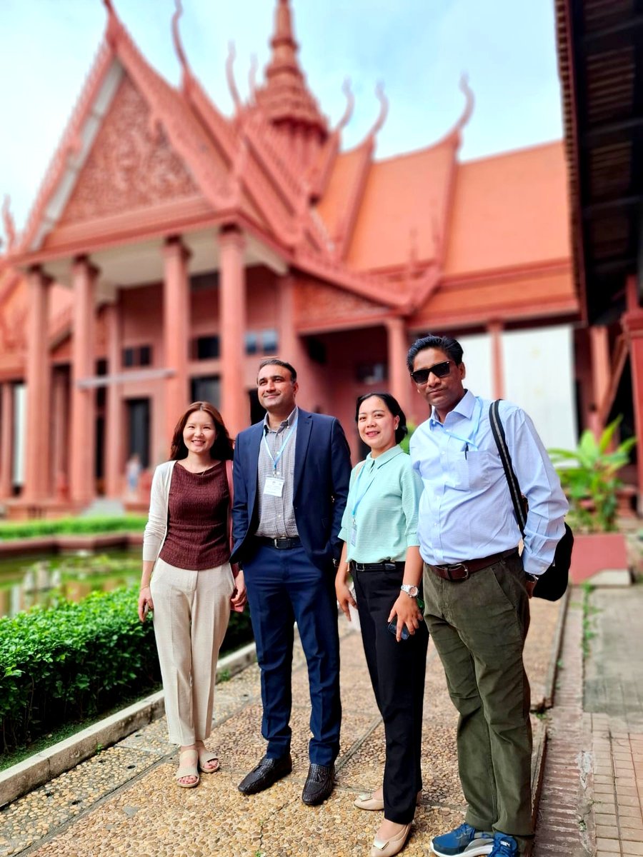 AkifGujjar9's tweet photo. Thanks to the Cambodia Management, for arranging such a fantastic series of site visits to the Royal Palace, museums, Canadia Bank, Vital organizat., Central Market, Night Market, and the casino have offered an incredible insight into Cambodia's rich culture and dynamic economy. https://t.co/OlIr6bTkEl
