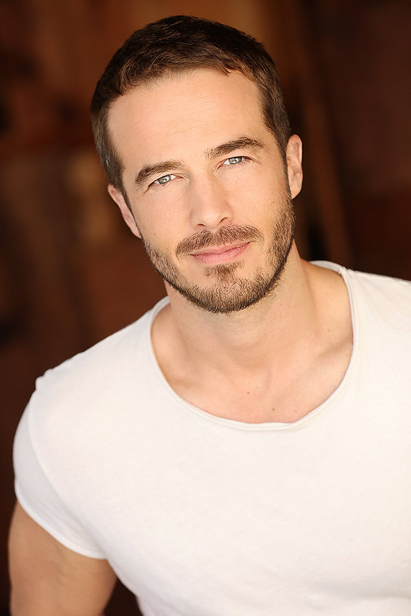 JuanC_Rdgz's tweet photo. 📺 Happy Birthday Ryan Carnes 🎂📺
#RyanCarnes #DoctorWho #Laszlo #ThePhantom #ChrisMoore #KitWalker #HappyBirthdayRyanCarnes https://t.co/KJgSIcplhi