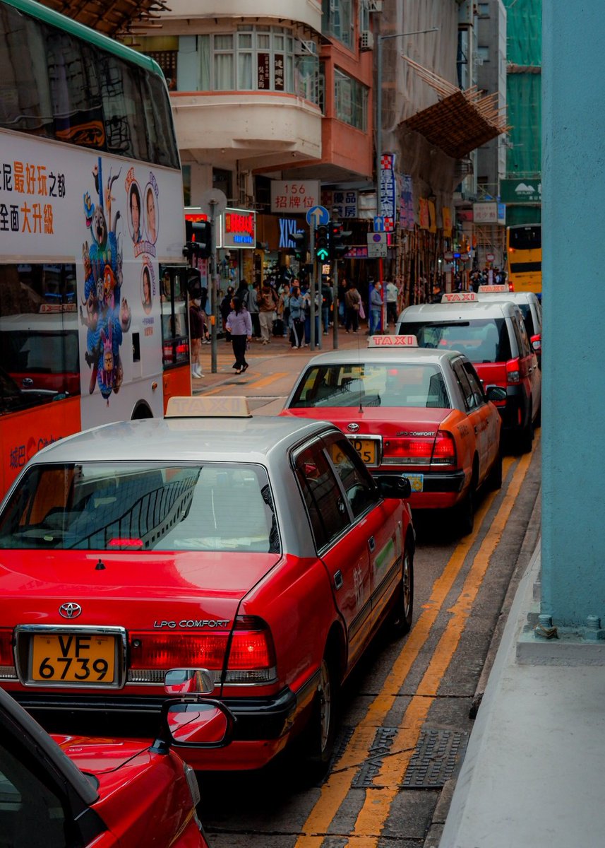 adiiiityarp's tweet photo. Hongkong edisi taxi merah https://t.co/N0zSj0Sdh7