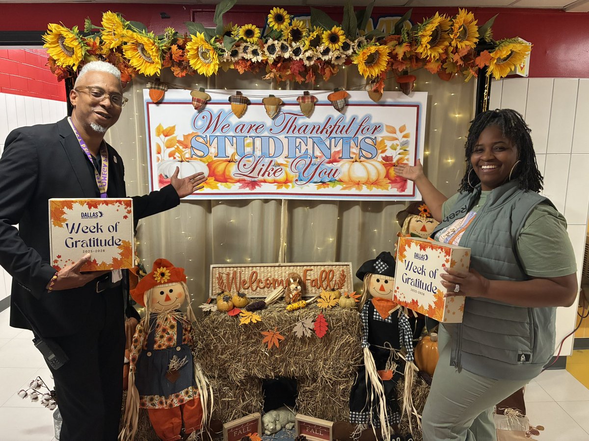 klbt7's tweet photo. Late post..We have an attitude of gratitude over at @LODonaldES !Thank you @DallasISDSupt for leading with conviction, commitment and dedication. https://t.co/U0rUxyTyki