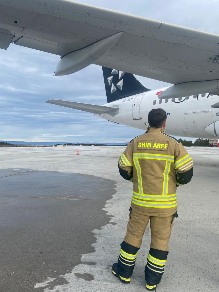 Teknik İnceleme Teknik Müdahale Güçlü DHMİ Güçlü Türkiye  #ARFFTeknikerlik <a href="/ecakmakdhmi/">Enes Çakmak</a> <a href="/a_uraloglu/">Abdulkadir URALOĞLU</a>