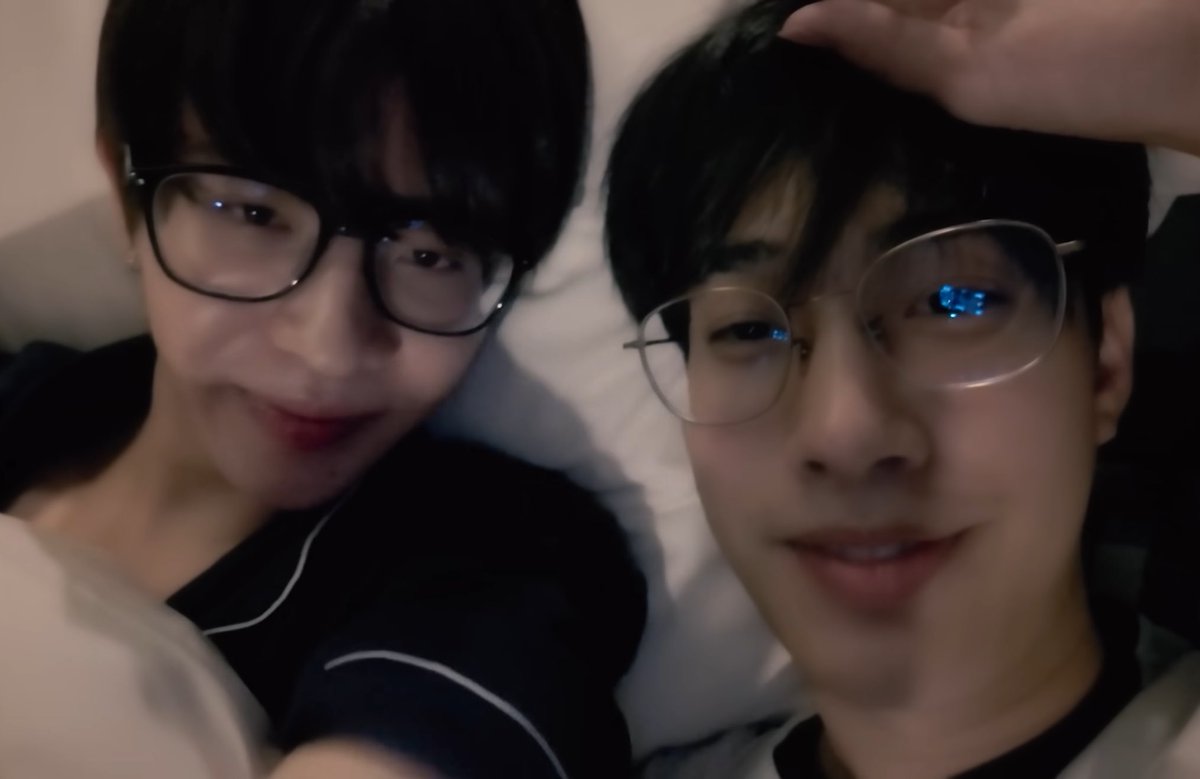 ssoyeonice's tweet image. สังคมได้โปรดช่วยด้วย😭😭😭😭😭😭😭😭

คบกันจริงไหม ❌
คบกันตอนไหน ✅

#เติ้ลเฟิร์สวัน #Tlefirstone