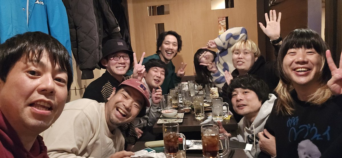 Koni1204's tweet photo. 同期会でした
とてもたのしかったです☺️

改めてロングコートダディおめでとう☺️ https://t.co/aiiqeKt6Ns