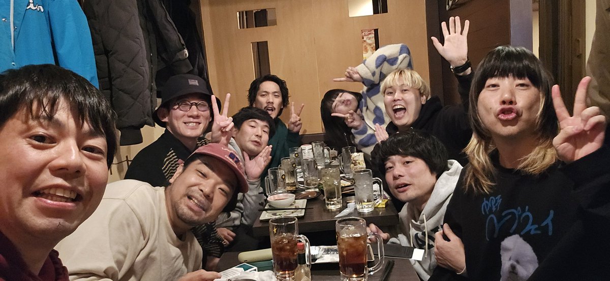 Koni1204's tweet photo. 同期会でした
とてもたのしかったです☺️

改めてロングコートダディおめでとう☺️ https://t.co/aiiqeKt6Ns