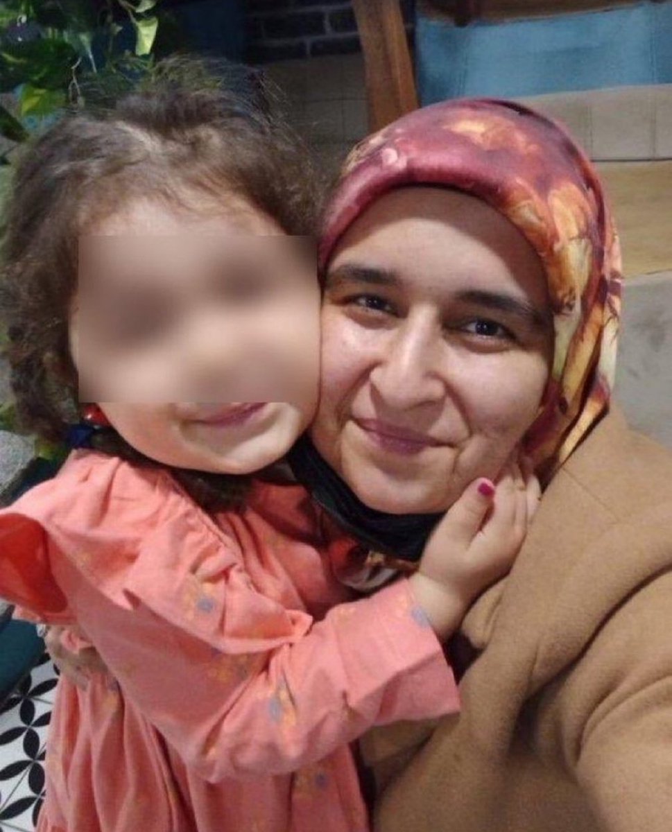 TutsakBebekler's tweet photo. AİHM’in Yalçınkaya kararıyla suçsuzlukları teyit edilen Eda &amp; Ercan Korkut çifti ve çölyak hastası kızları Ceyda hâlâ cezaevinde. Ceyda’nın özel beslenme ihtiyacı var. Tahliyelerdeki gecikme hem mahpusları hem ailelerini derinden etkiliyor.
AbdullahTırpan HapisteKalamaz
@AvarBanu https://t.co/pNIxTlPzLU