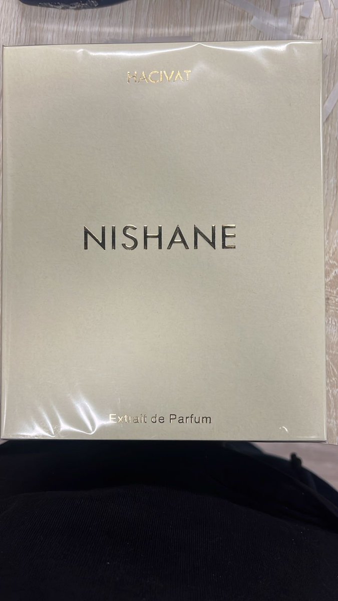 🎉 مسابقة المورد 🎉
الجائزة: عطر نيشاني هاتشيفات – Extrait de Parfum 🤍
من أفخم وأقوى العطور الصيفية وفالكم الفوز 
شروط المسابقة:
1️⃣ تابعني
2️⃣ رتويت للتغريدة
3️⃣ منشن لصديقك
ويقول لكم المورد بإذن الله بكرة فيه صيدتين قوية استعدوا 😍
#رابطة_عشاق_العطور