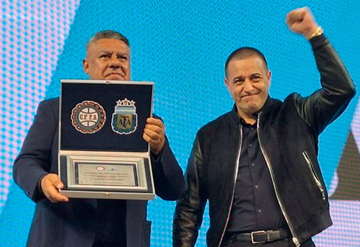 Cristoffede's tweet image. La AFA en apenas unos días:

❌ No dejó dirigir a Walter Otta en Morón por una fake news

👊 Batalla campal en Deportivo Madryn-Morón

⚖️ La Justicia en Jujuy desestimó la denuncia del árbitro Comesaña y las supuestas amenazas

🤳 Tapia tuiteando contra un periodista

🫰 Dos