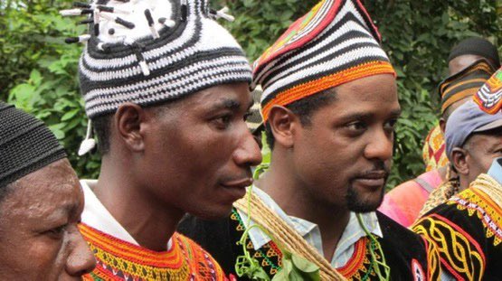 GraffiPikin's tweet image. Graffi Culture is too rich and diverse for y’all to be copying other cultures and their looks.

A lot of you Graffi have a serious and unhealthy inferiority complex when it comes to Nigerians and their culture.

#Grassfields #Graffi #Cameroon