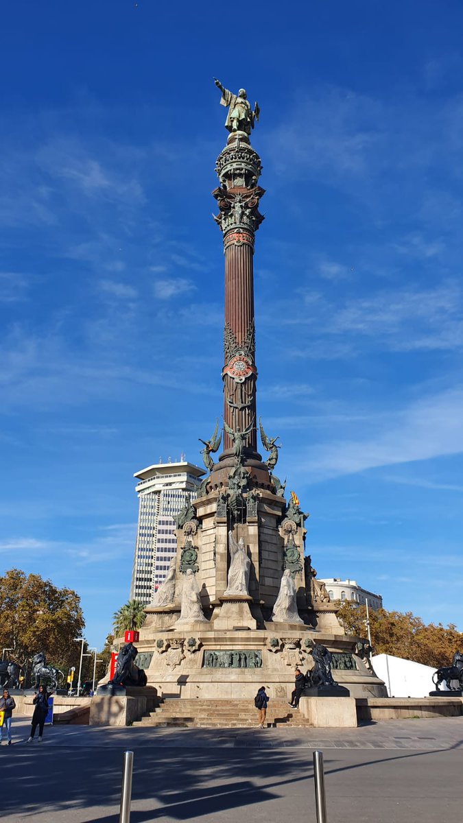 19/11 2025 20a PASSEJADA URBANA EN DIMECRES: RERE LA MURALLA DE MAR!🌊🤍

Un recorregut amb el suport d’il·lustracions històriques per a comprendre millor les característiques dels espais urbans i els monuments desapareguts. 

#cepicadestats #20apasejadaurbana #barcelona