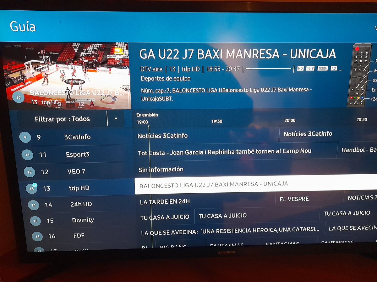 MauriFranch's tweet image. la guia de la tele em diu que a @teledeporte estan fent el @BasquetManresa - @unicajaCB de U22.... pero en la meva tele fan el @valenciabasket - @CasademontZGZ.
Us passa el mateix o ez cosa de la tele @SamsungResponde?