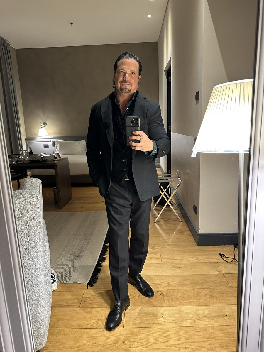 RBwalksintoabar's tweet image. Ready to roll for the opening night gala of the Torino Film Festival