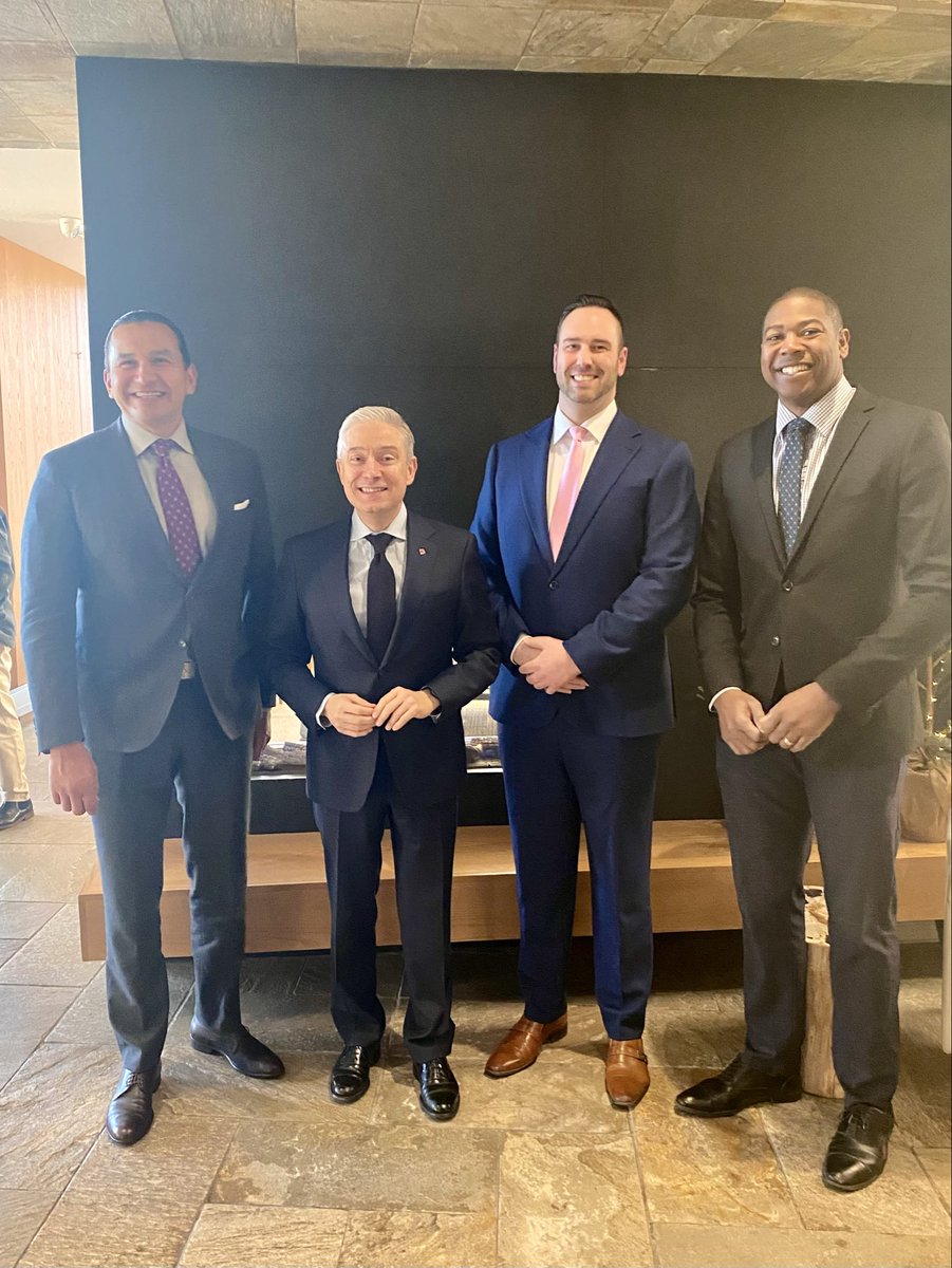 Great chat with 🇨🇦 Canada’s Minister of Finance, <a href="/FP_Champagne/">François-Philippe Champagne (FPC) 🇨🇦</a> François-Philippe Champagne — focused on building a stronger economy for Manitoba and for our country. 🦬🦫