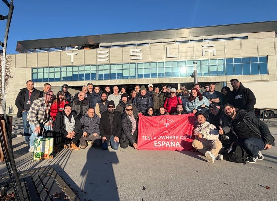 ClubTeslaES's tweet photo. Hoy ha sido la cuarta visita del Club a @gigafactory_4 
Esperamos que todos los asistentes hayan disfrutado de la experiencia. A por la próxima!!
Si quieres vivir esta experiencia y muchas más, únete al club en:
https://t.co/ZQJWG2GVHf https://t.co/Ayb8isaolG