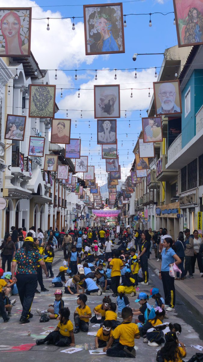 jolismazon's tweet image. Vengan a Loja, caminen. La ciudad es una fiesta de la cultura. Por todas partes arte. El paraíso de verdad.